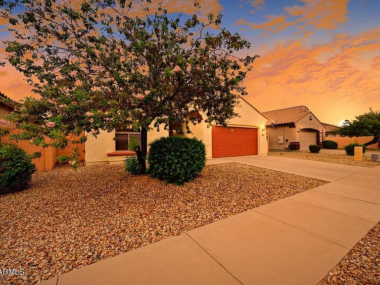 5752 W PEDRO Lane photo 3