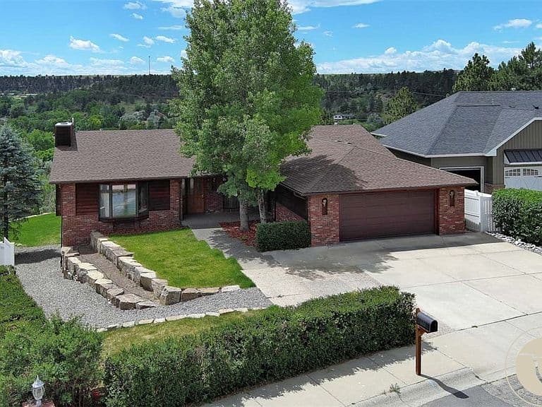 862 Senora Ave photo 2