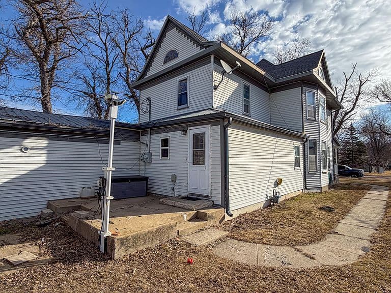 205 Joliet Ave SE photo 4
