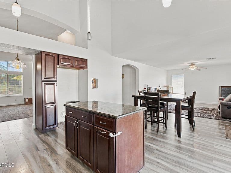 7414 W MELINDA Lane photo 4