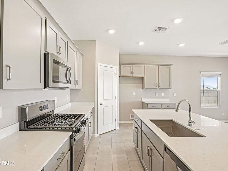 36830 W NINA Street photo 5