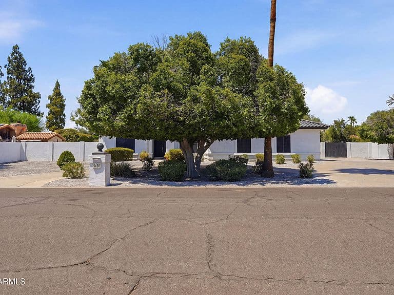 1454 E CALLE DE ARCOS -- photo 2