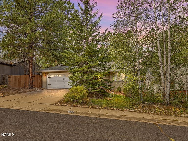 38 E Mohawk Dr photo 1