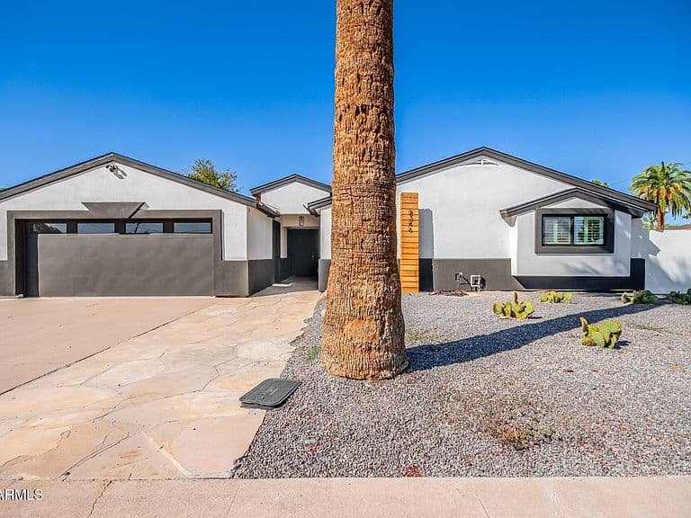 8346 E ROMA Avenue photo 1