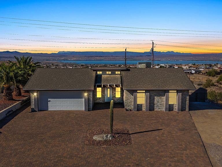 421 Hound Dr photo 2
