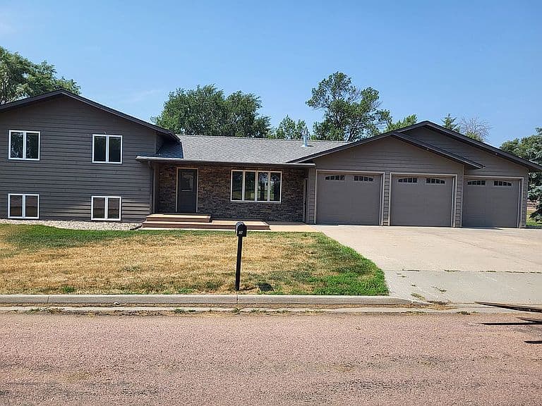 117 N Bradford St photo 2