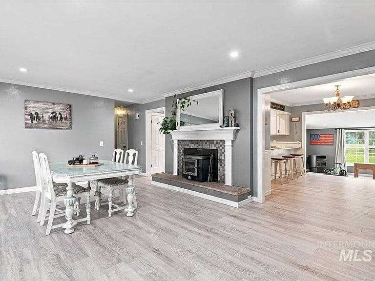 2322 W Roosevelt Ave photo 4