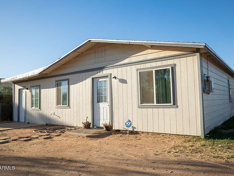 402 W BATTAGLIA Road photo 1