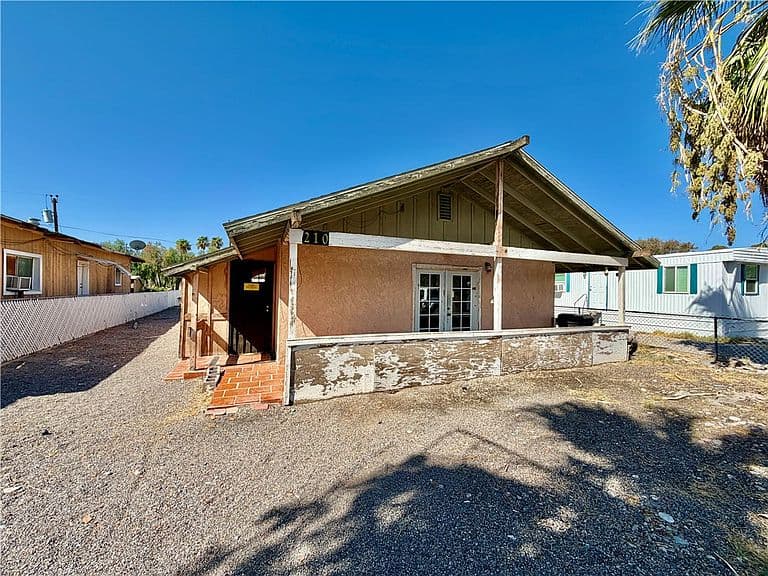 210 Riverwood Lane photo 3