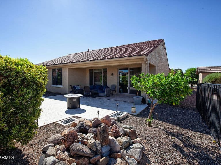 26644 W BURNETT Road photo 2