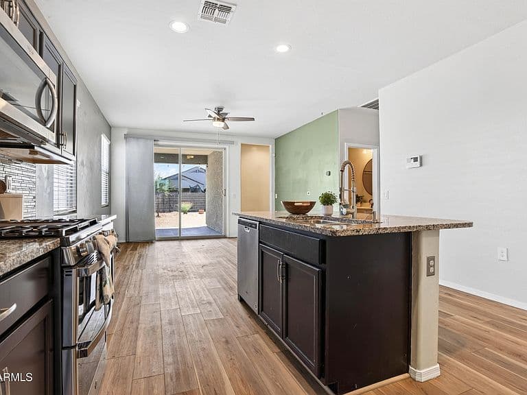 31071 W OSBORN Road photo 5