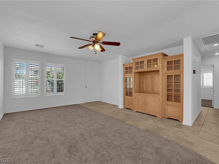 8548 Shady Pines Dr photo 4