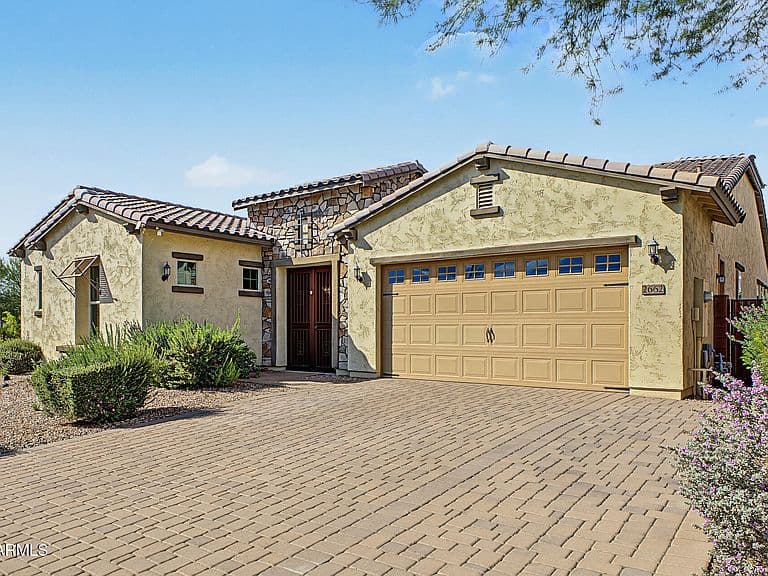 2662 E LA COSTA Drive photo 5