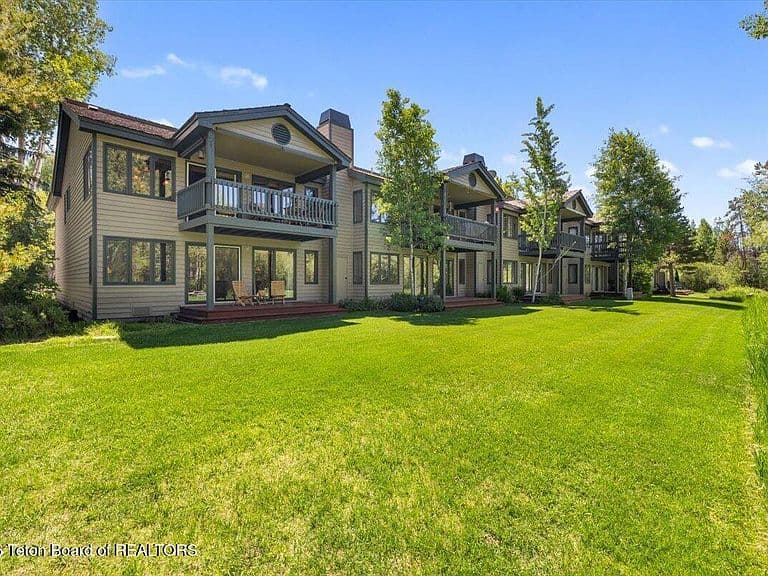3920 N Pond Dr #10 photo 2