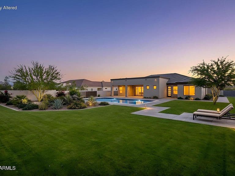 11052 N Indigo Drive photo 3
