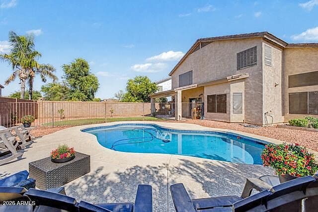 284 W GOLDFINCH Way photo 1