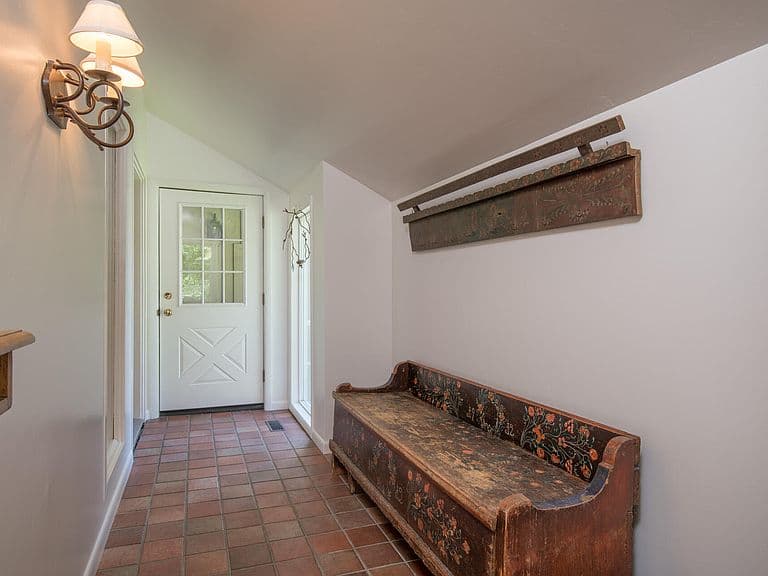 204 Ramona Ln photo 2