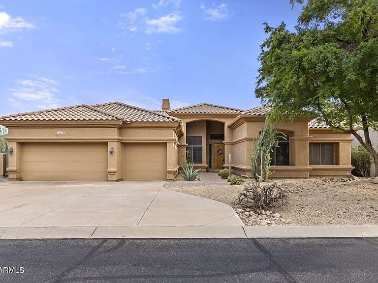 13785 E PARADISE Drive photo 3