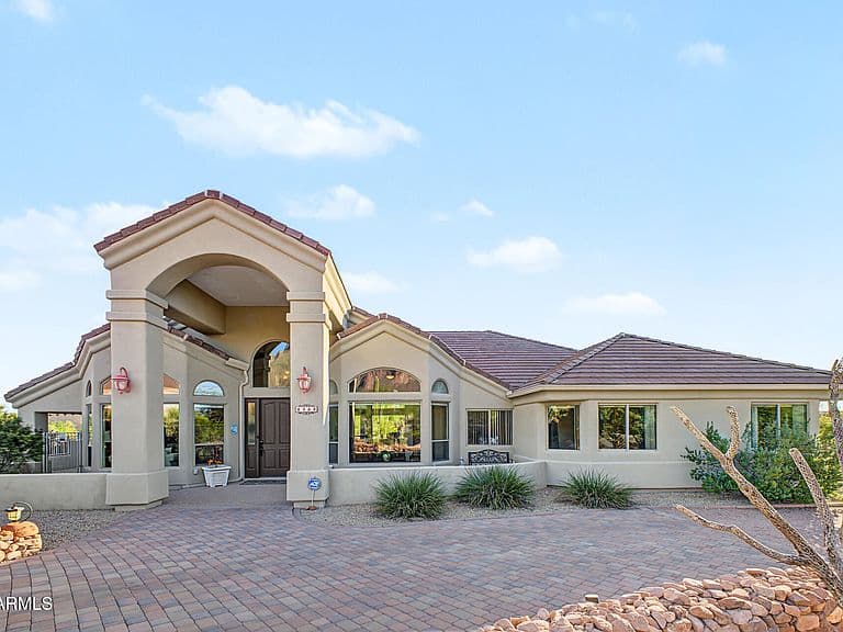 6569 E JAVALINA Court photo 5