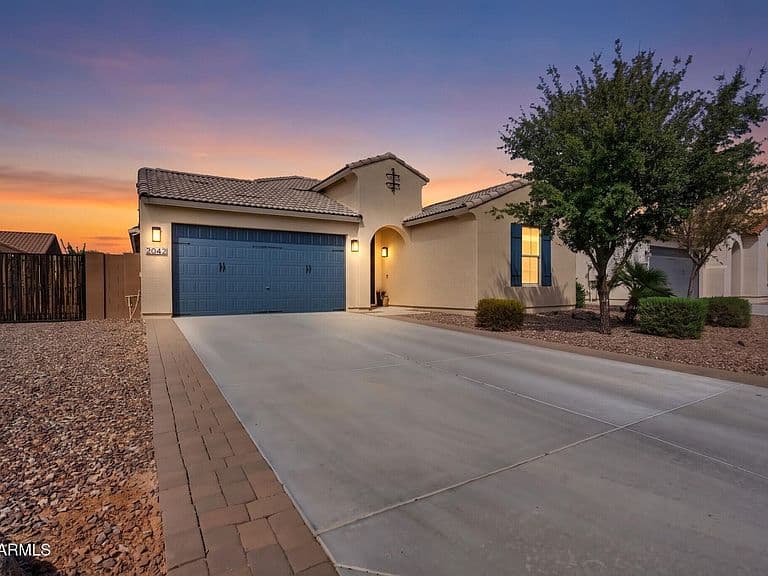 2042 E FLINTLOCK Drive photo 1