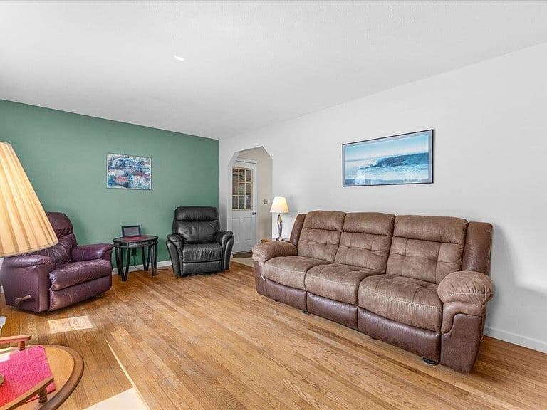 97 Pine Lane photo 3