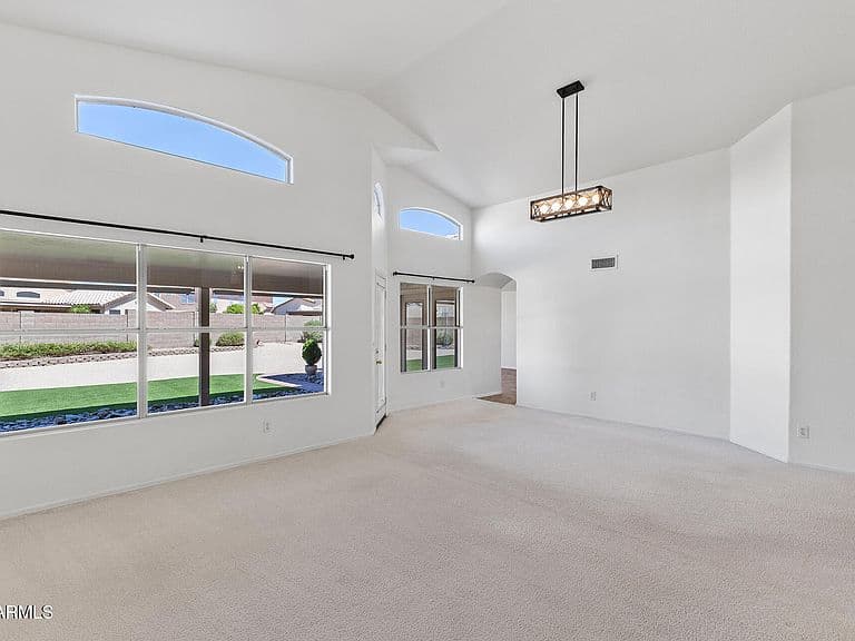 8832 W BETTY ELYSE Lane photo 2
