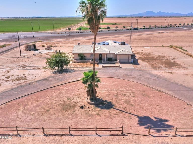 43983 W FARRELL Road photo 1