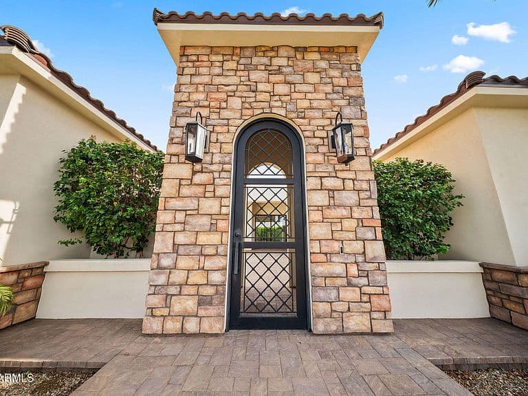 18203 W SOLANO Court photo 4