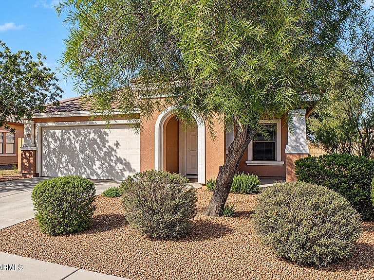 25748 W NANCY Lane photo 4