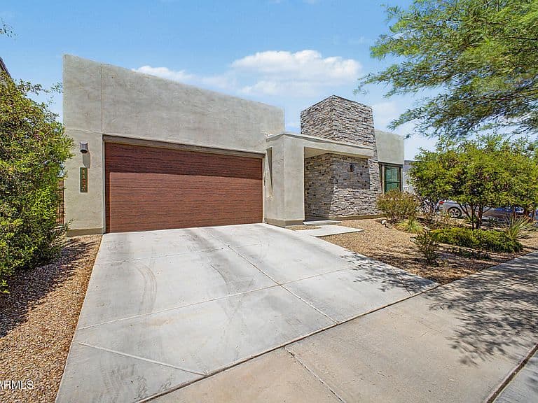 1122 E MONTE Way photo 3