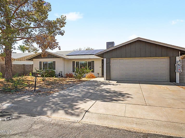 5111 W GREENWAY Road photo 3
