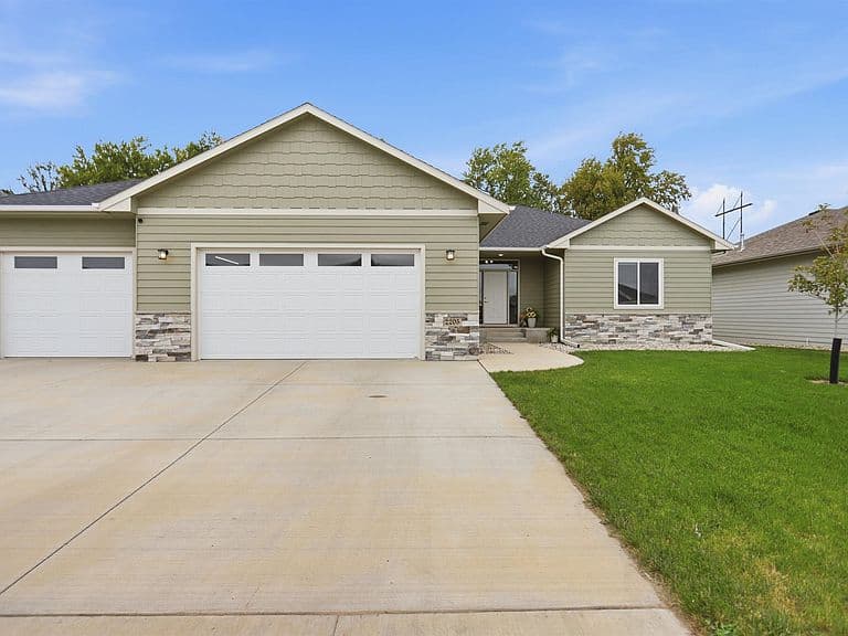 2205 S Saddle Ridge Dr photo 2