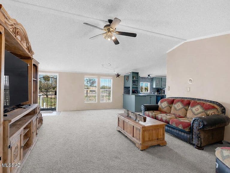 12201 N Derringer Rd photo 4