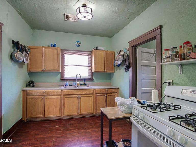 2506 N 11TH Street photo 4