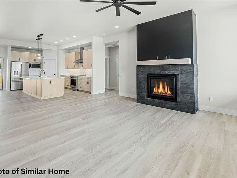 502 Opal Ln photo 2