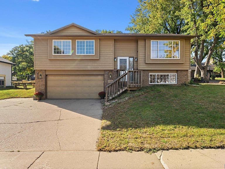 3401 S Bahnson Ave photo 2