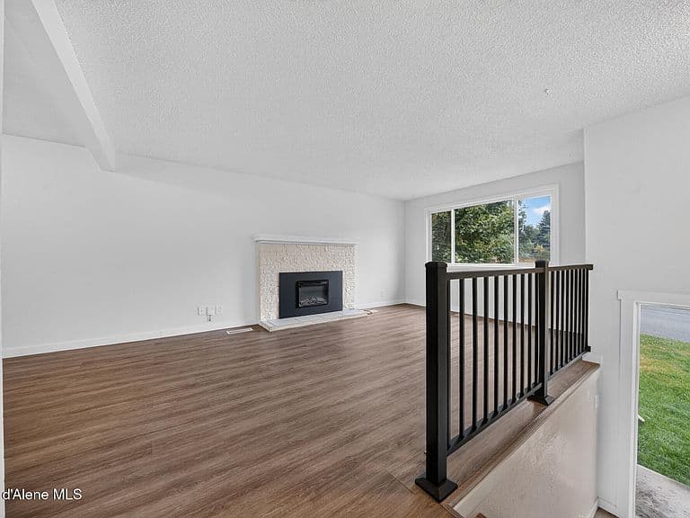 1516 E Harrison Ave photo 2