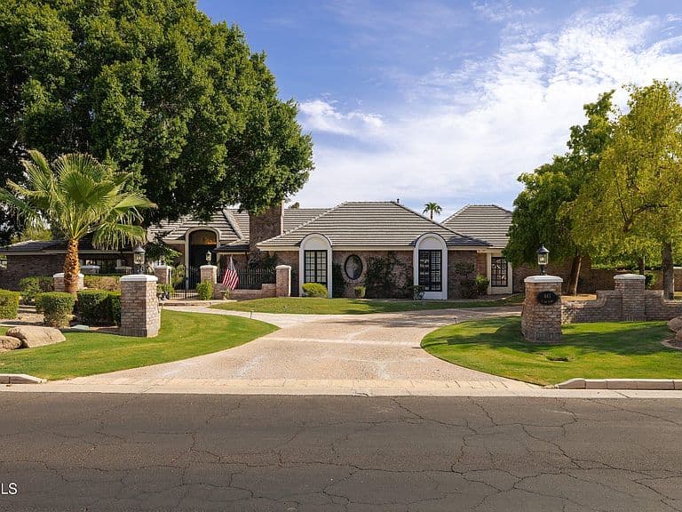 641 E SAN PEDRO Avenue photo 3