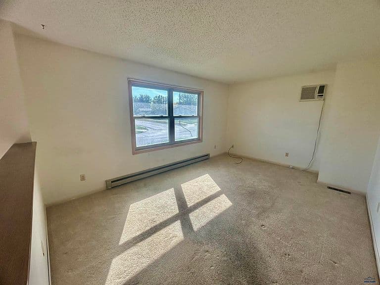 504 Seahawk Dr photo 3