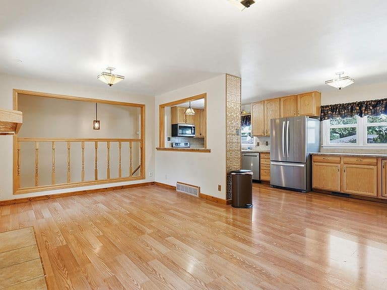 1101 Alpine Dr photo 3