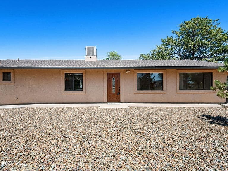 1120 Sierra Vista Dr photo 4