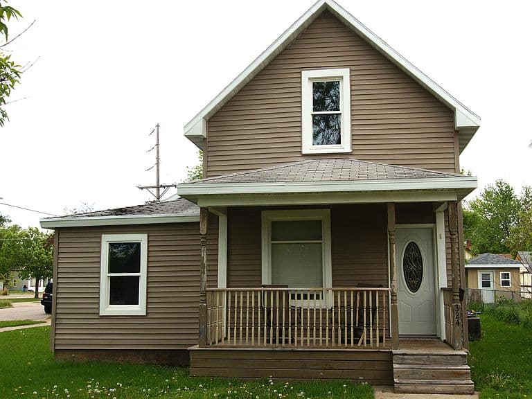 324 N Lincoln St photo 1