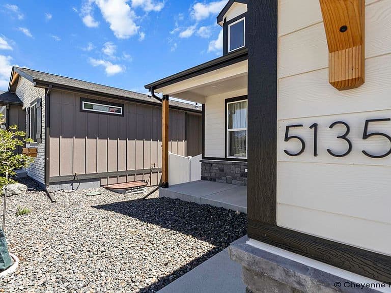 5135 Carla Dr photo 3