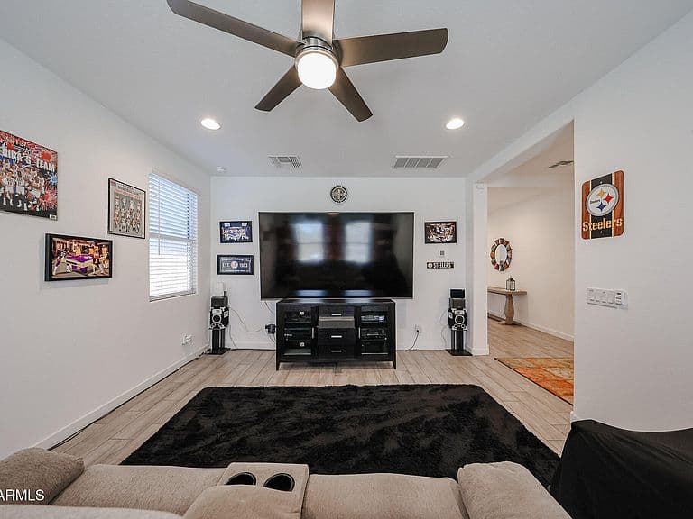 36560 W Leonessa Avenue photo 3