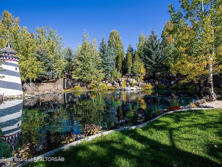 1255 Lost Creek Rd photo 2
