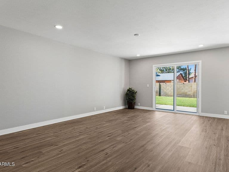 1202 W LOUGHLIN Drive photo 5
