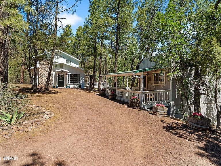 1862 Maryanne Rd photo 1