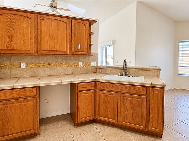 5518 S Praise Avenue photo 3