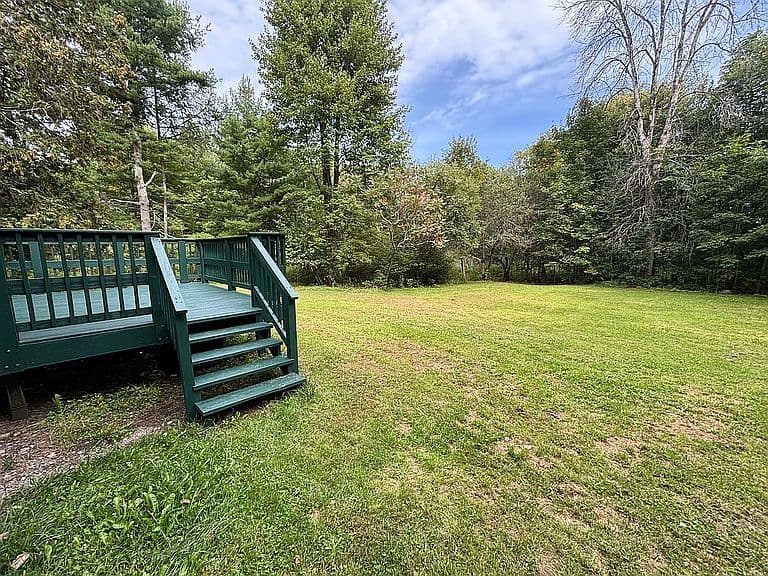70 Ledge Dr photo 2