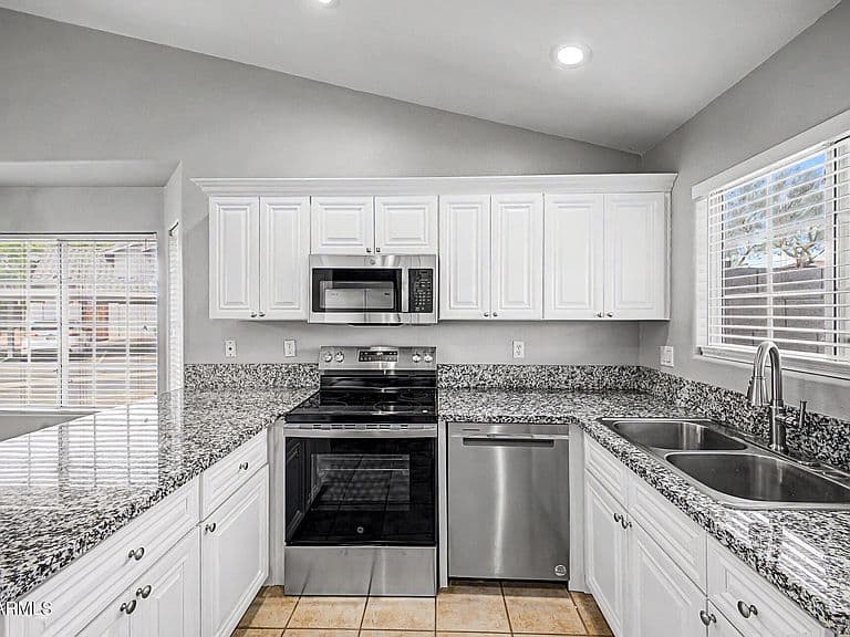860 N MCQUEEN Road #1114 photo 4